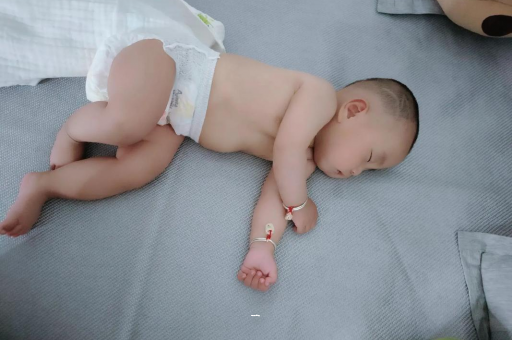 舞钢怀孕肚子撑的难受
